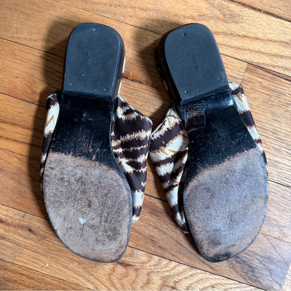Well Worn Sandals | Size 9 - Picture 2 of 6